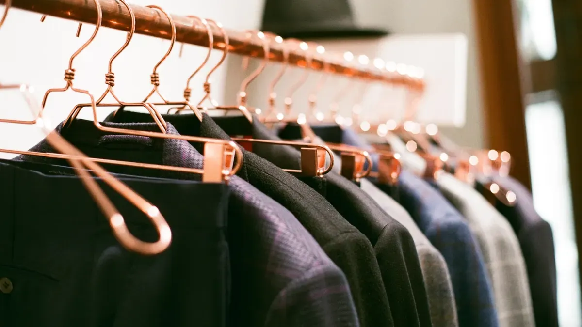 30・40代の上品な平服コーデのイメージ